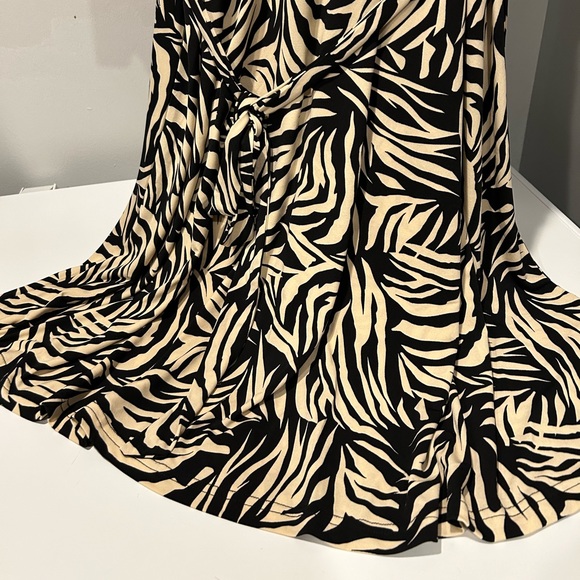 Leota Perfect Wrap Zebra Safari Dress - Picture 5 of 12